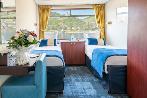 CroisiEurope MS Monet Upper Deck 2 Beds Cat A ©Corinne Cotard.jpg